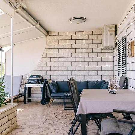 Apartamento Art Deco - Ciovo, Trogir